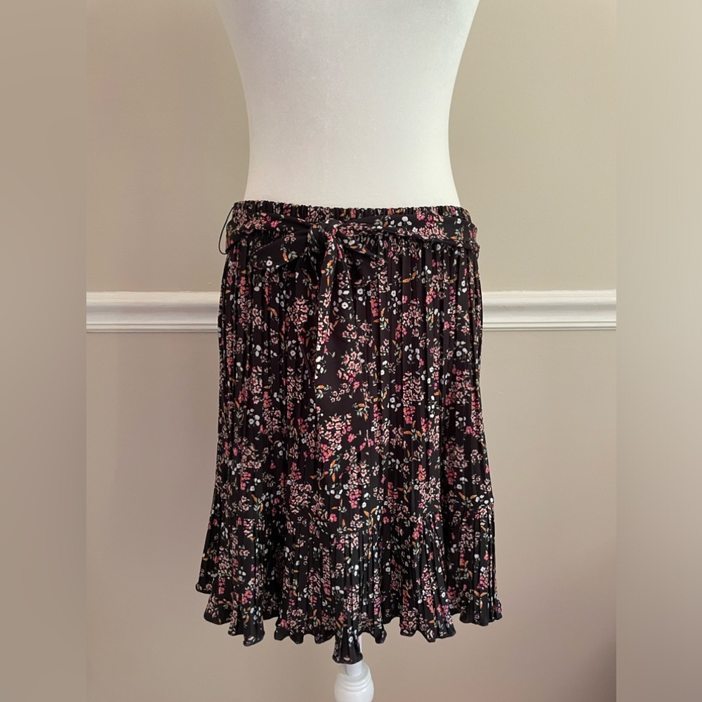 LOFT Floral Black Pleated Short Skirt Tie Pink Cute Women's Size Medium Petite